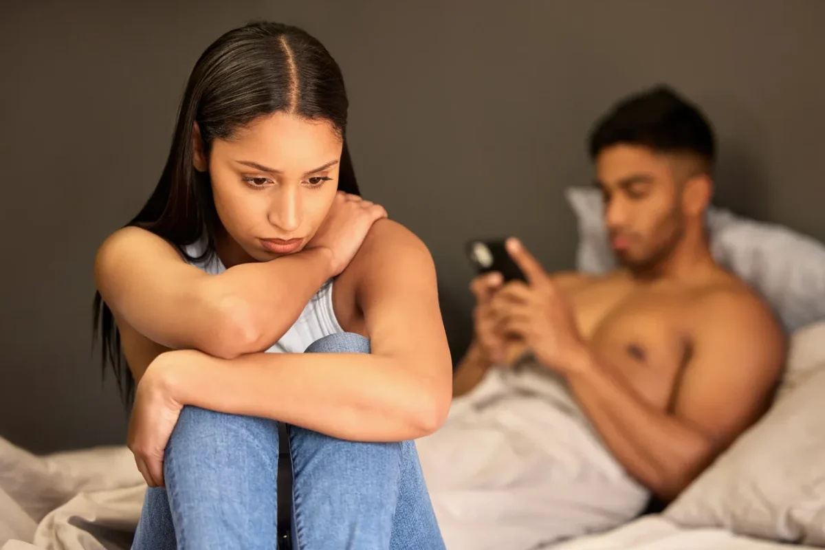 Si usas alguna de estas 8 frases tóxicas, tu relación está en crisis, según una psicóloga de Harvard