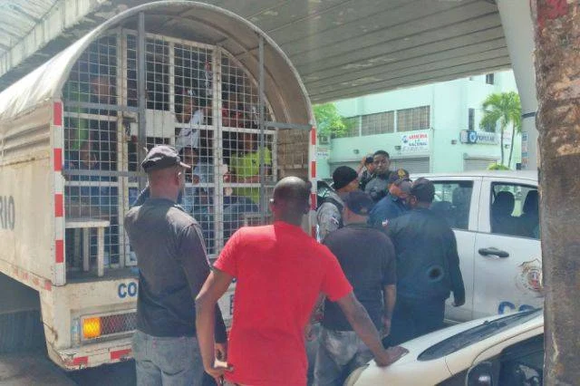 Migración deporta en 7 días a 5,356 haitianos