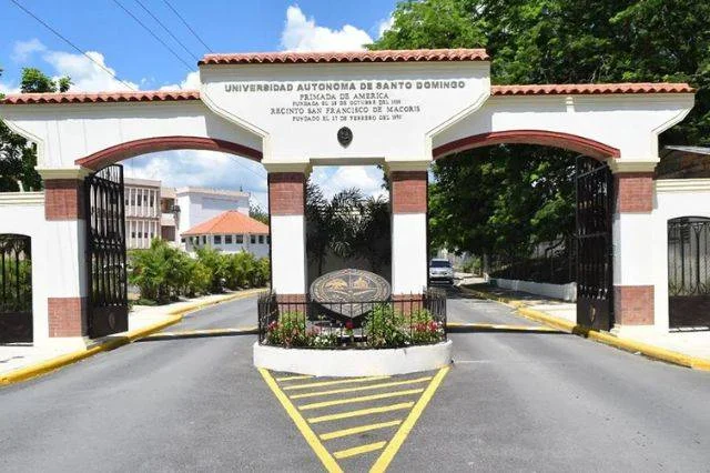 Estudiantes universitarios podrán ganar hasta RD$150 mil escribiendo ensayos sobre defensa de la competencia en el país