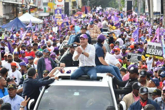 Las capital se tiñó de morado: Miles marcharon junto al PLD por la "esperanza"