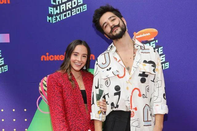 Camilo y Evaluna revelan el rostro de su bebé Índigo