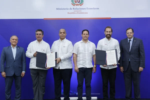 MIREX presenta Poder Consular Único que simplifica a dominicanos la adquisición de viviendas en RD