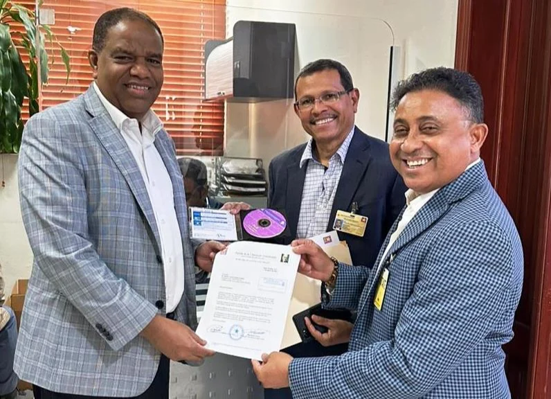 PLD entrega a la JCE padrón con 2,177,036 militantes