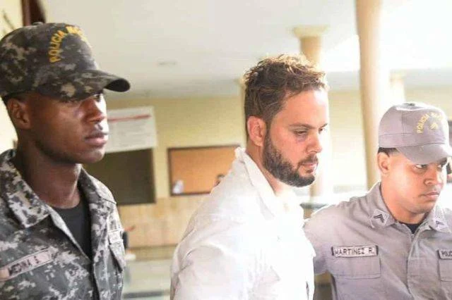 Cubano que agredió agente de Digesett tiene visitas controladas pero sus familiares pueden verlo