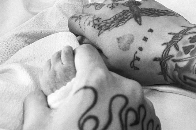 ¡Ya nació! Cazzu y Christian Nodal ya son padres