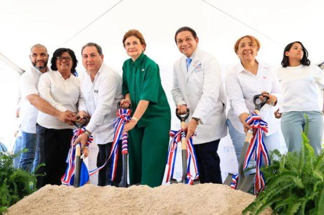 Vicepresidenta Raquel Peña entrega unidades médicas en Neiba