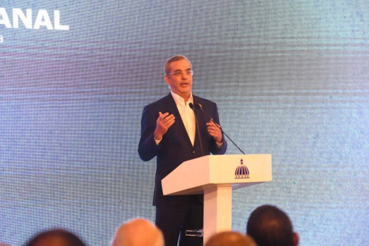 Presidente Abinader niega acusaciones de tráfico de armas entre República Dominicana y Haití