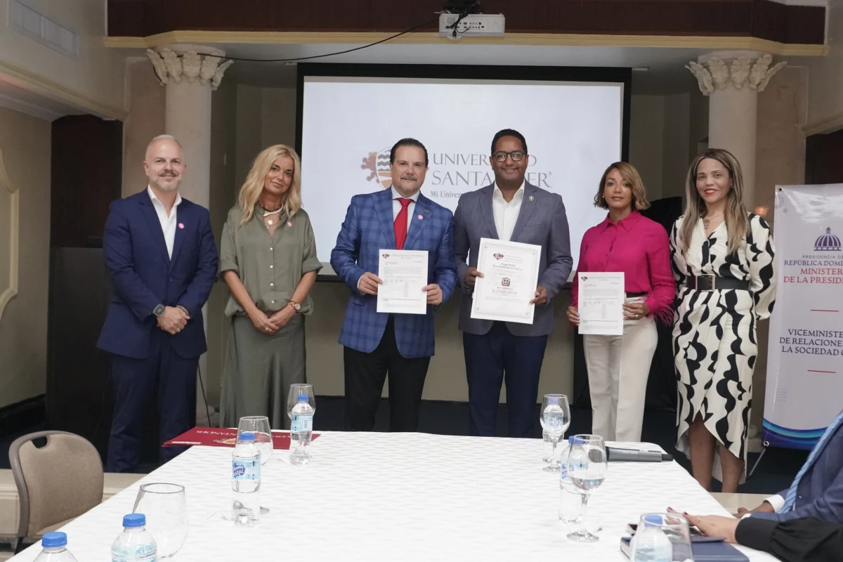 Universidad Santander de México donó 100,000 becas al Gobierno dominicano para diplomados en liderazgo