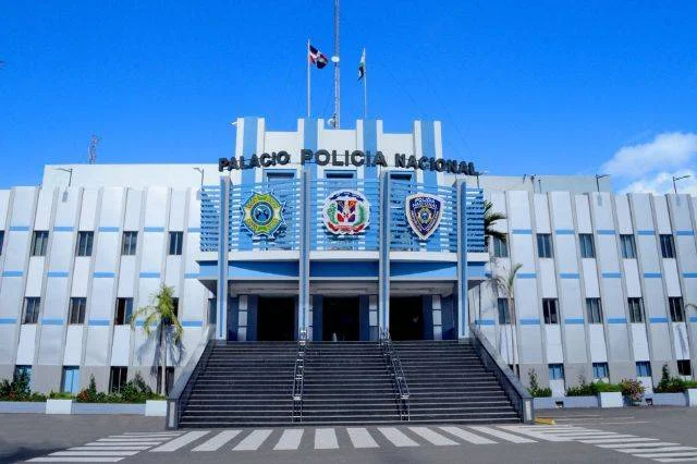 Haitiano sería el homicida de 2 vigilantes en supermercado de Villa Mella