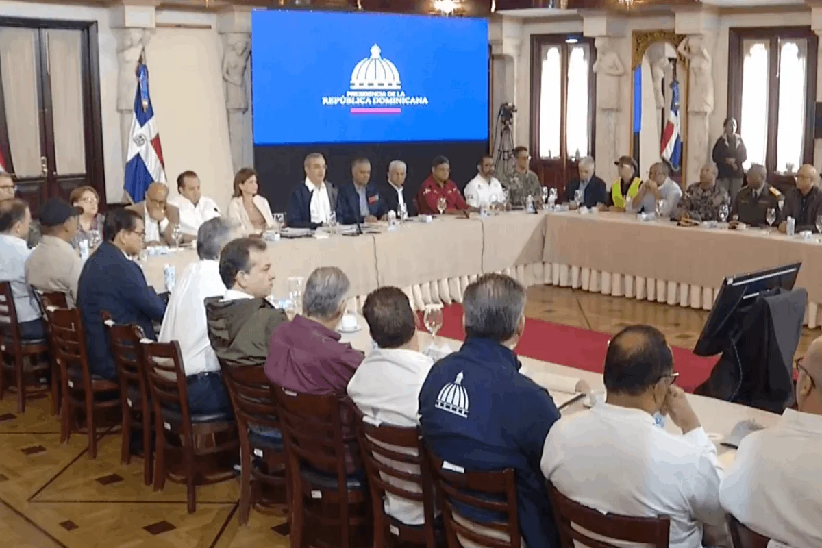 Presidente anuncia suspensión de clases lunes y martes