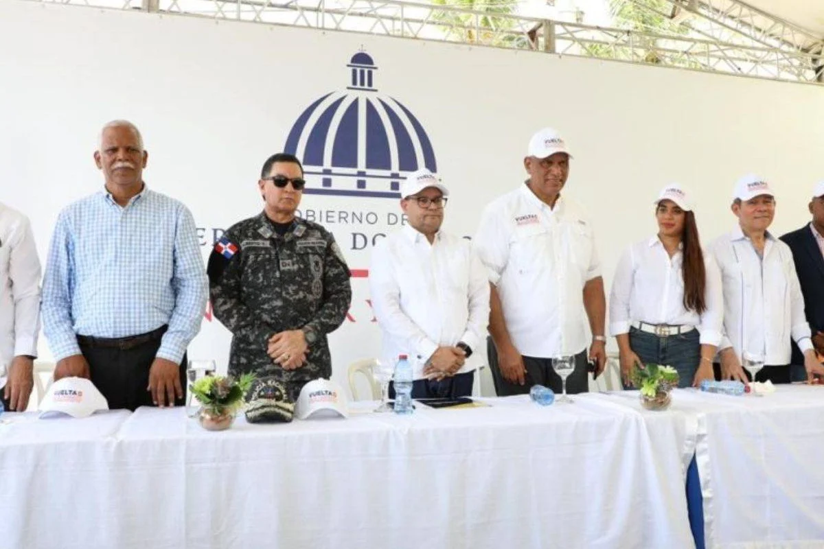 Autoridades llevan Plan Nacional de Iluminación a Los Guaricanos de SDN