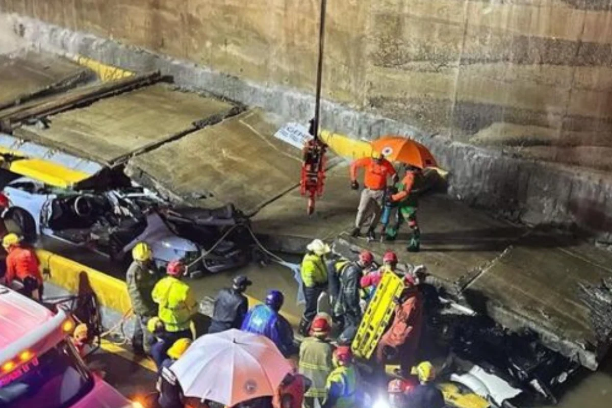 Rescatan dos personas tras colapso en desnivel de la avenida 27 de Febrero; recuperan cuerpos de 2 fallecidos