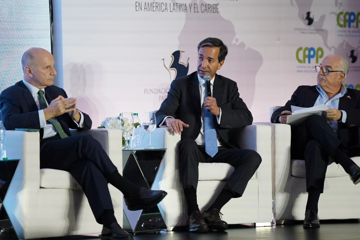 Exgobernador Luis Fortuño aborda el Impacto del populismo en la región