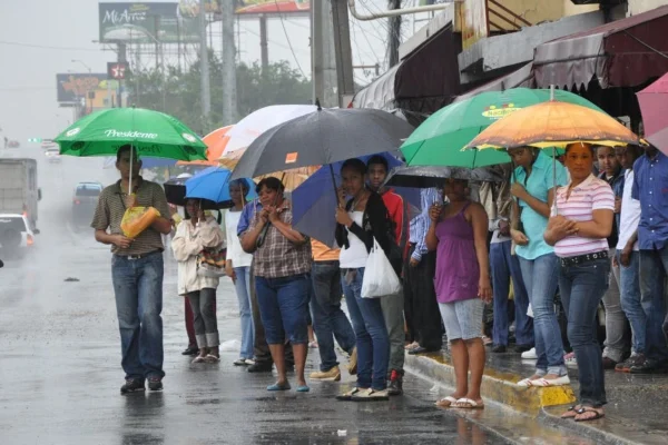 ¡No guardes el paraguas! Continúan lluvias en RD: Alerta por posibles inundaciones