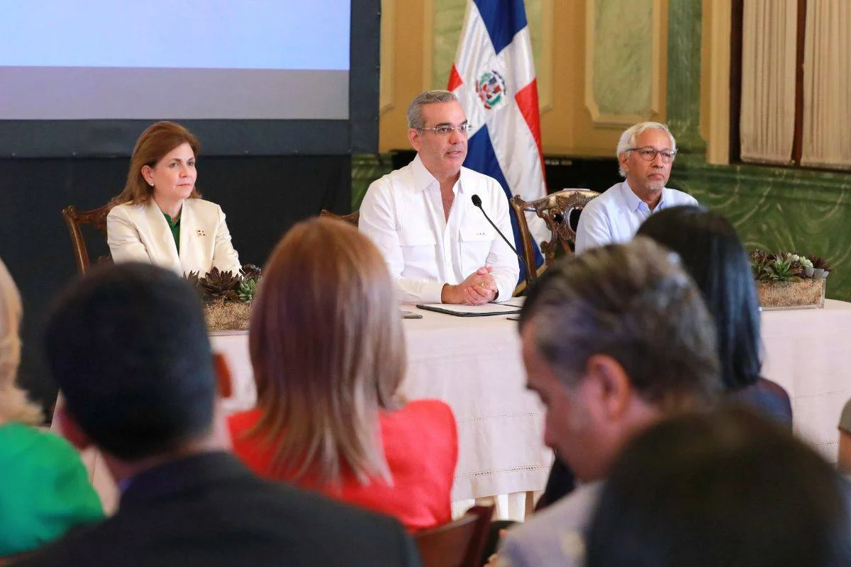 República Dominicana destaca entre los 11 países que mejoraron en los resultados de PISA, según Abinader