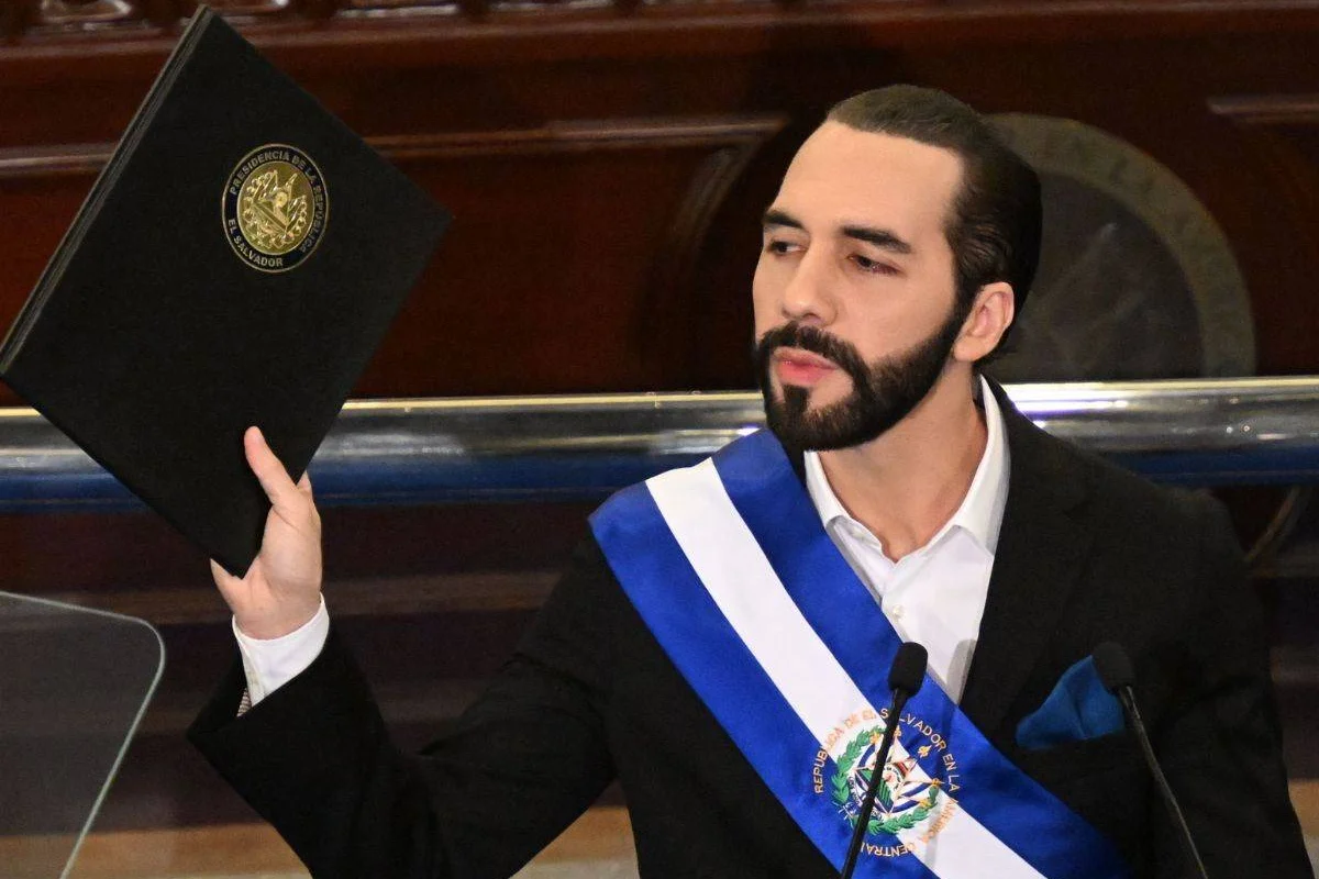 Siete de cada diez salvadoreños a favor de la reelección de Bukele