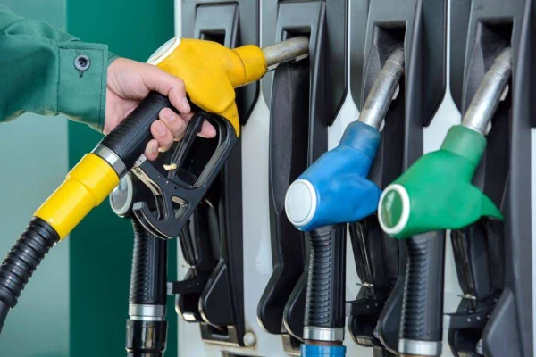  La gasolina, el gasoil y el gas se mantienen cogelados por una semana más