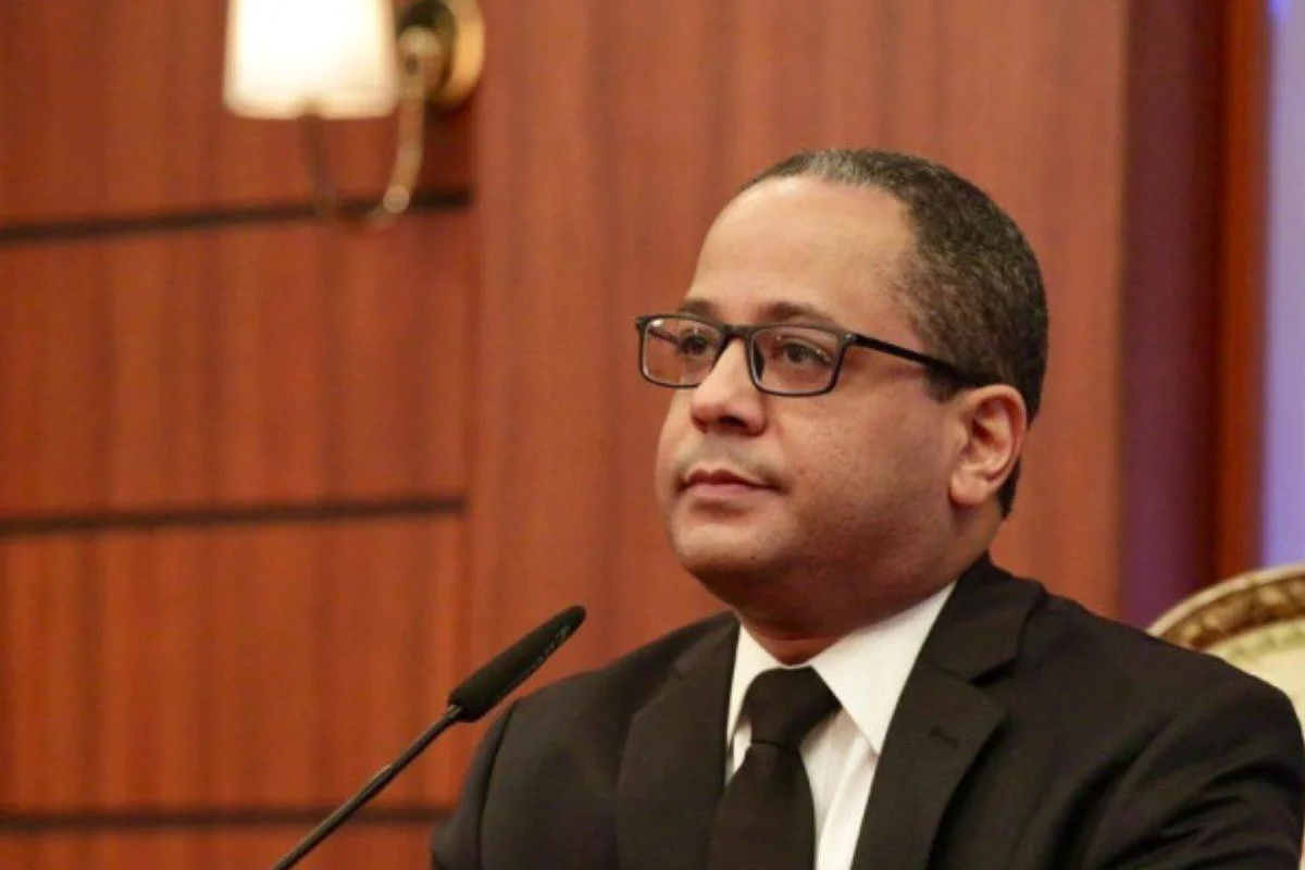 Napoleón Estévez es elegido como el nuevo presidente del Tribunal Constitucional