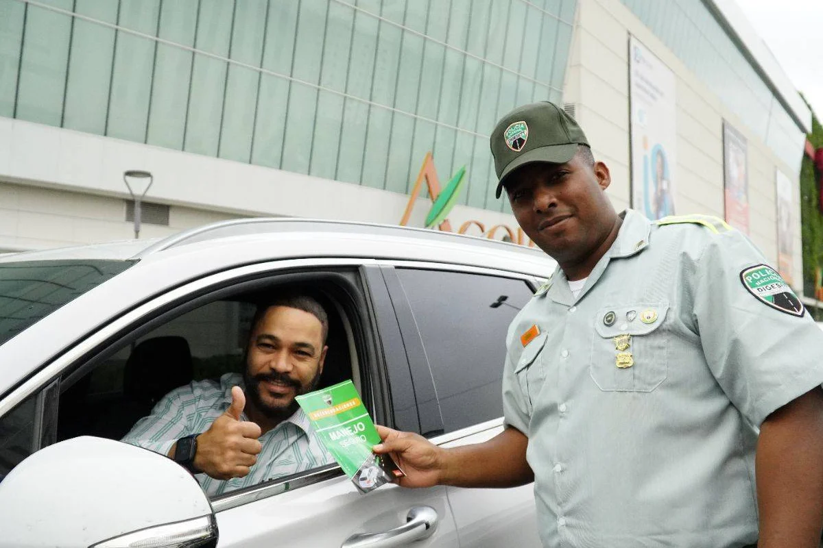 DIGESETT inicia Campaña Educativa para Conductores y Peatones en varios puntos del Gran Santo Domingo