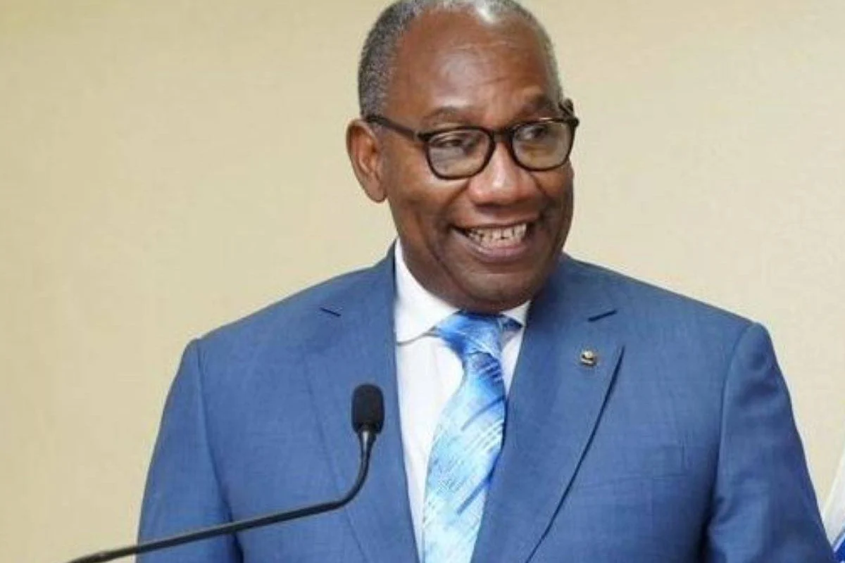 Rector Beltrán Crisóstomo anuncia implementación del sueldo 14 para UASD
