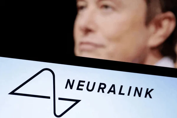 Elon Musk traspasa límites de la Ciencia al anunciar primer implante cerebral en un humano