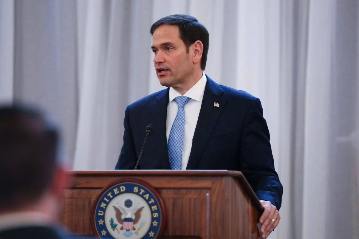 Senador de EEUU felicita a Abinader por esfuerzos contra el narcotráfico