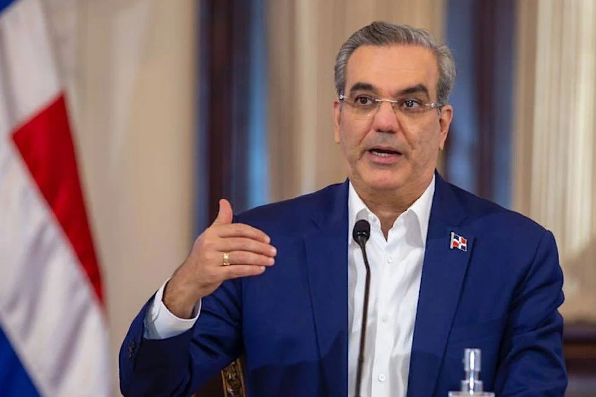 Presidente Abinader defiende inauguraciones de obras durante campaña; dice oposición está desesperada