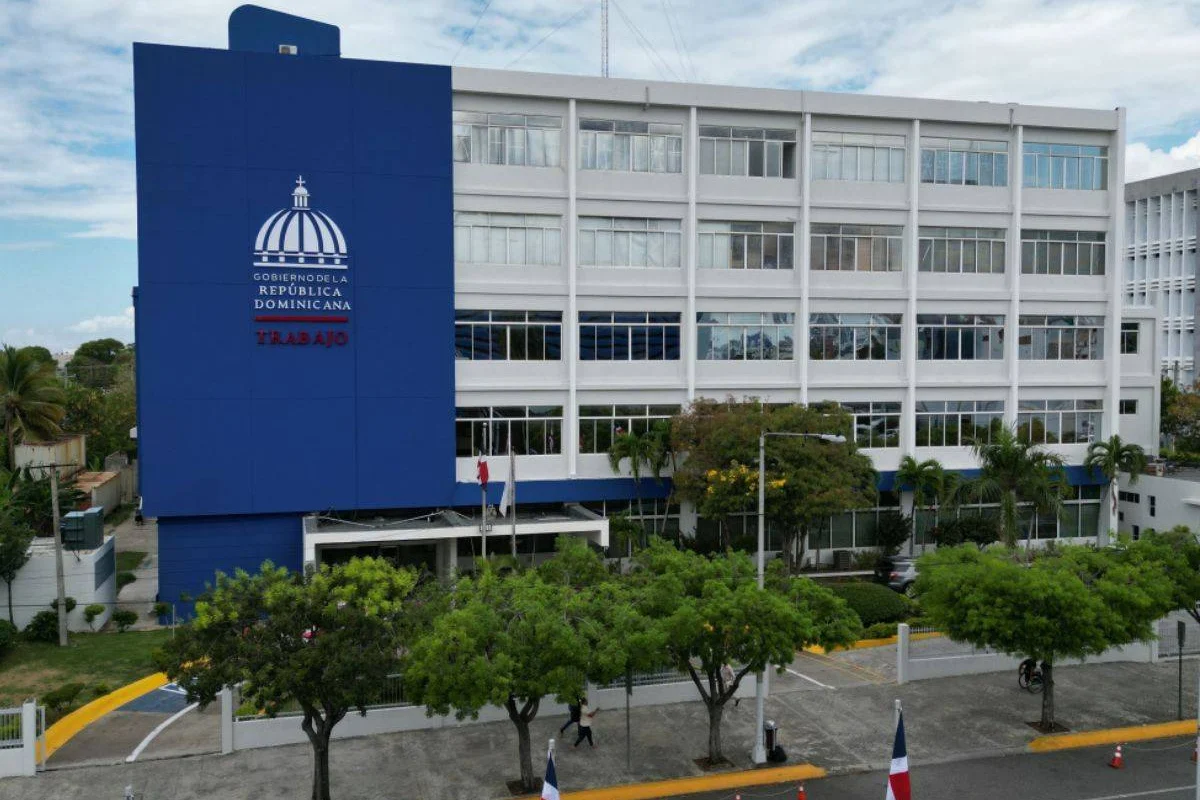 Feriado por natalicio de Duarte se mueve para el lunes 29