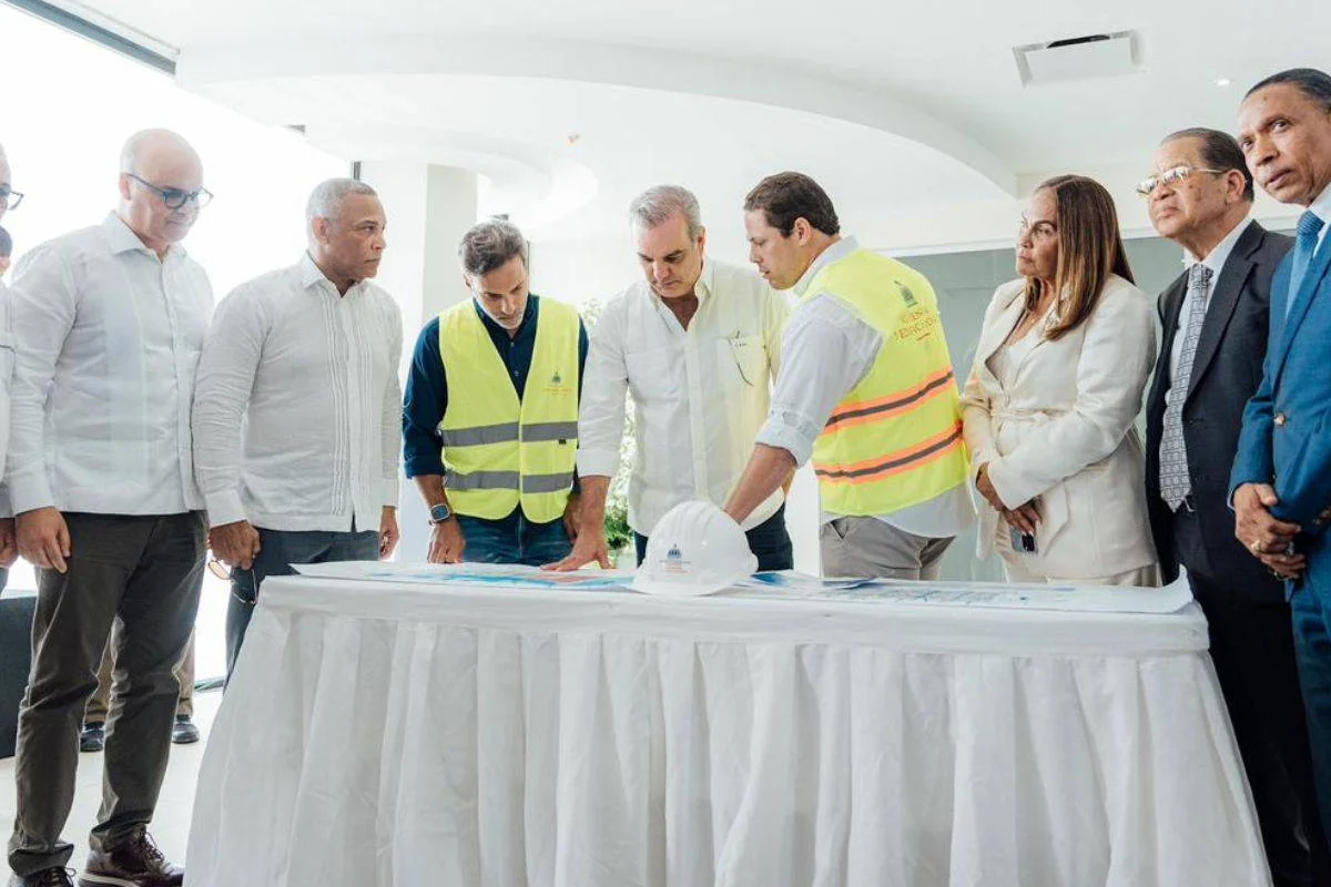 Presidente Abinader y Ministro Bonilla supervisan culminación de la primera etapa en Hospital San Vicente de Paúl