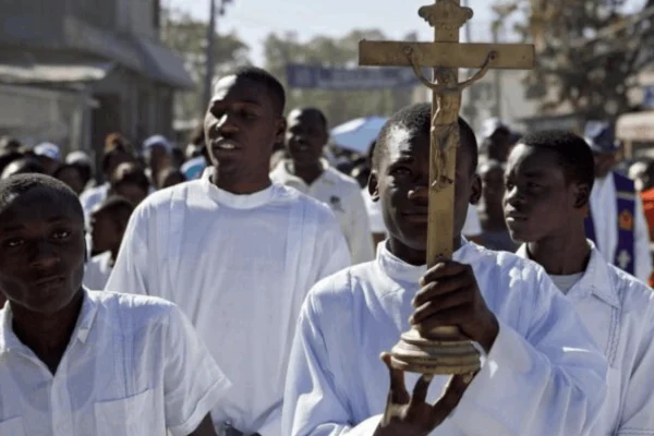 Seis religiosos y un profesor secuetrados en Puerto Príncipe, Haití
