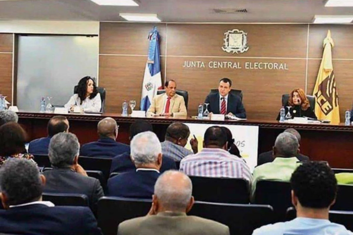 JCE ordena investigar si hay uso de recursos del Estado en la campaña
