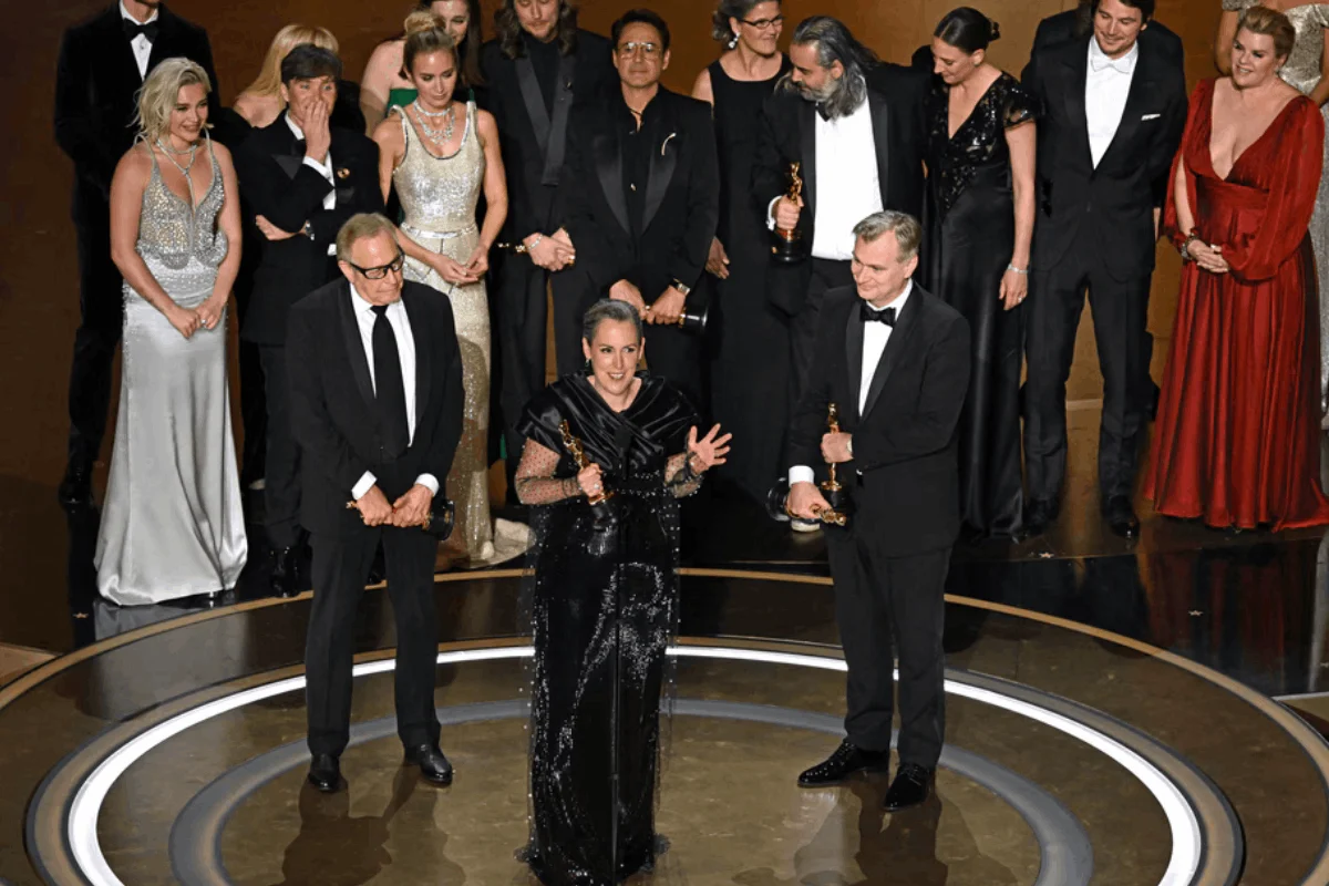 Oppenheimer arrasa en los Premios Oscar 2024