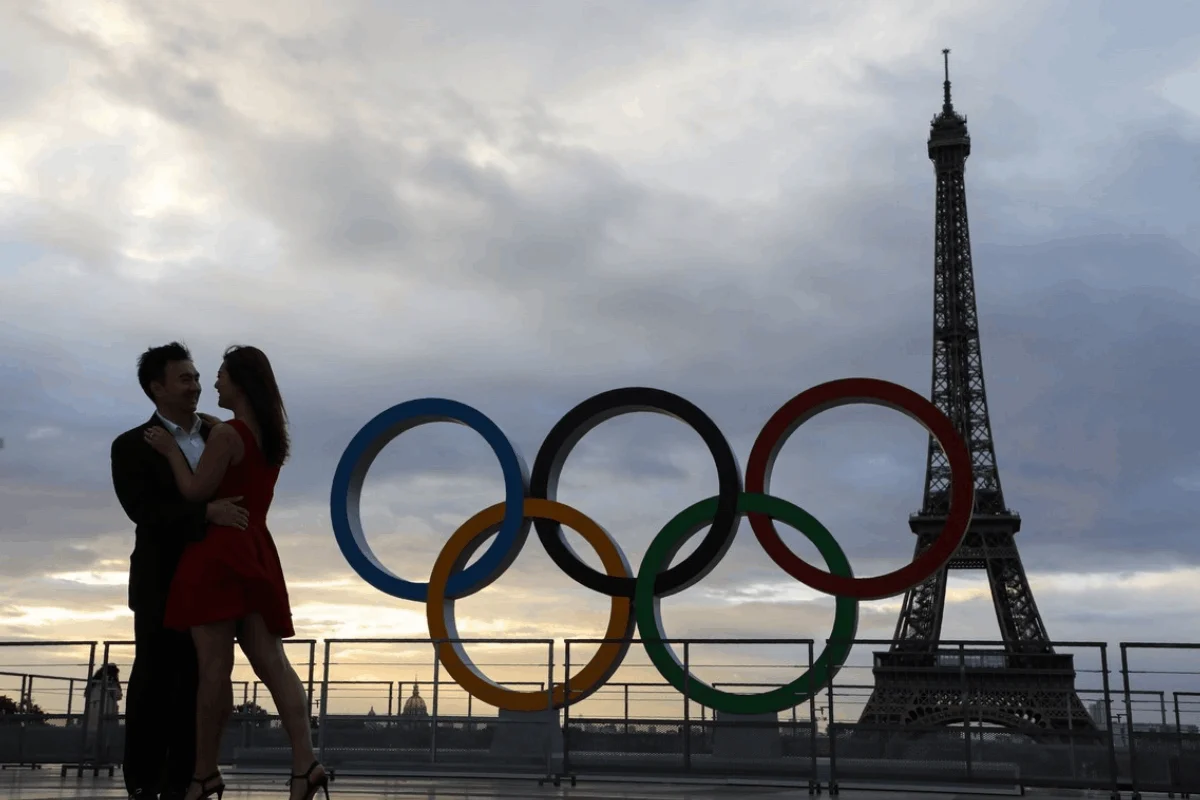 París 2024 revoluciona los Juegos Olímpicos al permitir las relaciones sexuales libres entre atletas