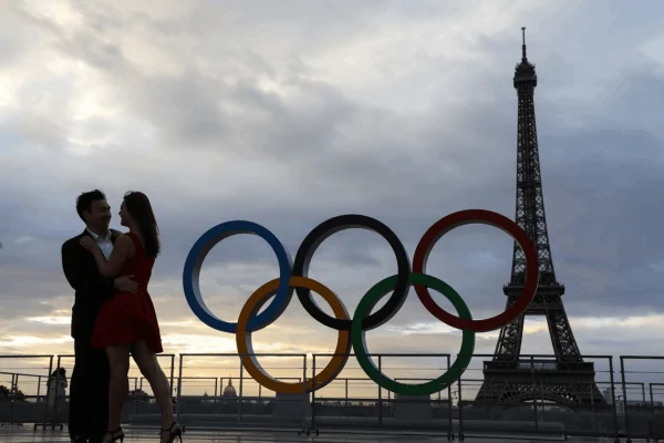 París 2024 revoluciona los Juegos Olímpicos al permitir las relaciones sexuales libres entre atletas