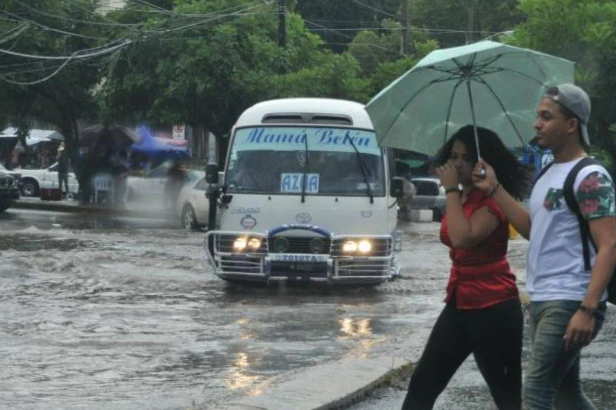 Viento y vaguada provocarán aguaceros dispersos en varias regiones del país