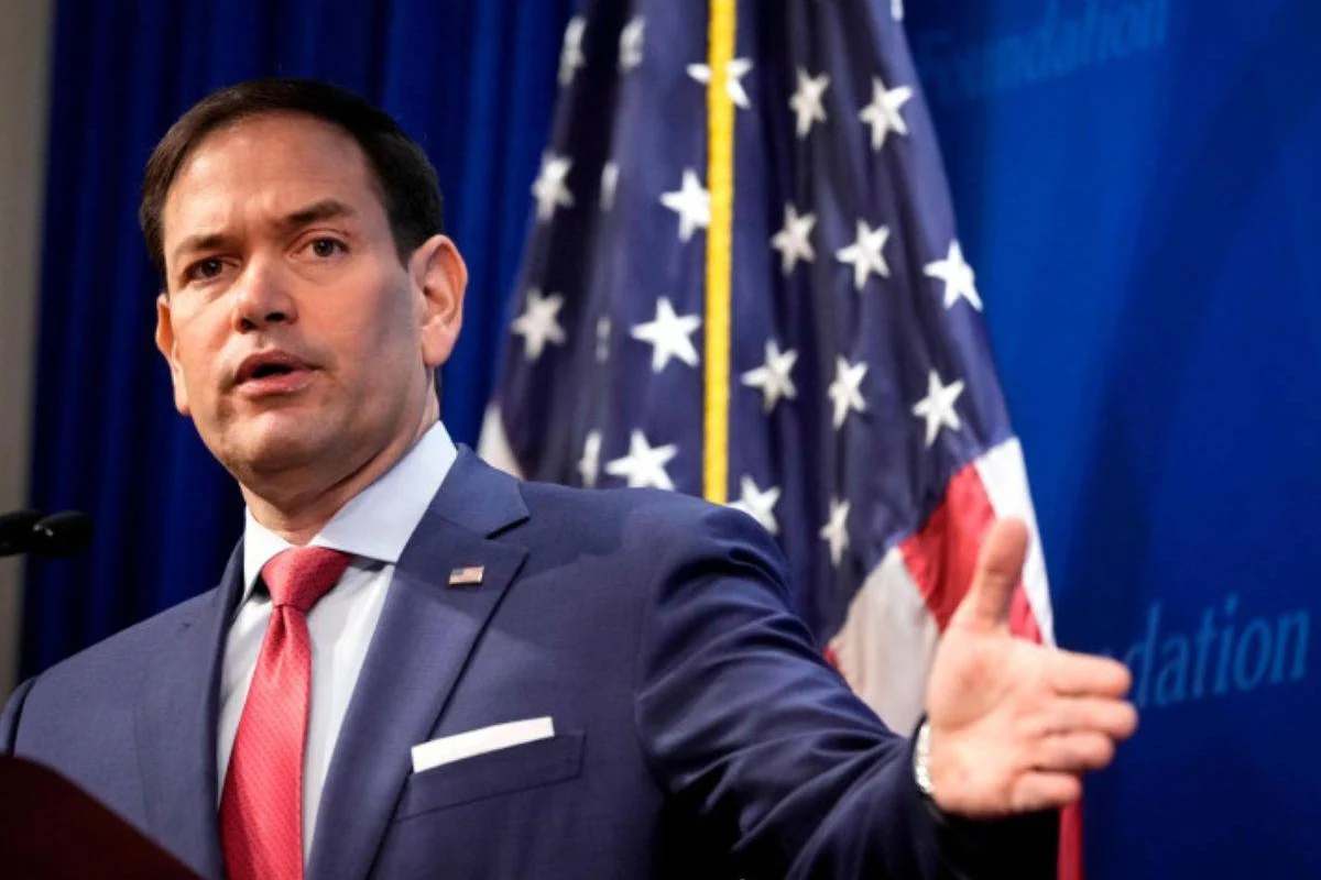 Marco Rubio acusa a Biden de presionar a RD para que acepte a tres millones de haitianos