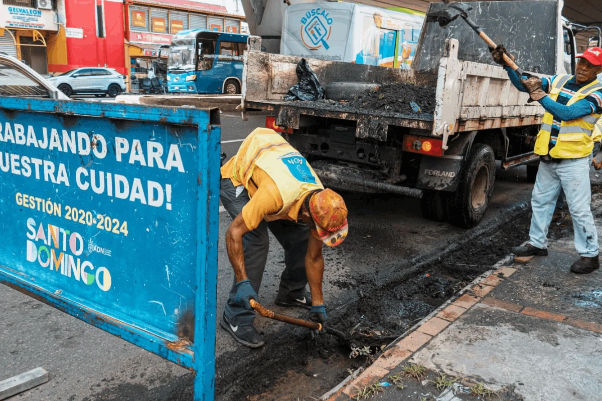 Alcaldía del Distrito Nacional despliega brigadas preventivas ante incidencia de vaguada
