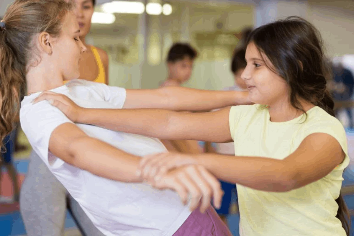 Proyecto de ley propondrá clases obligatorias de defensa personal para niñas y adolescentes