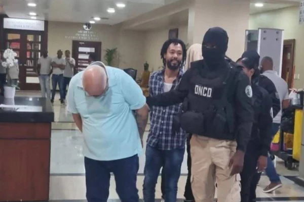 Abinader concede extradición del estafador de abuelitos
