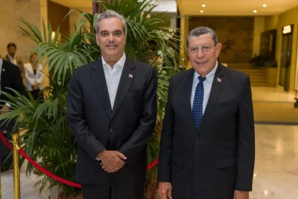 Abinader llega a Portugal para reunión con su homólogo Marcelo Rebelo de Sousa
