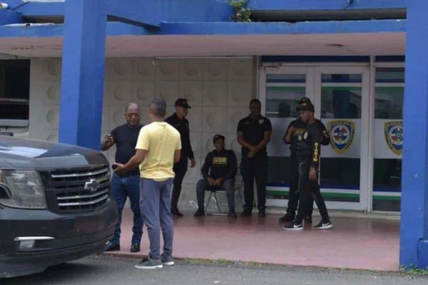 Al menos 3 detenidos por asalto a sucursal del Banreservas en Santiago