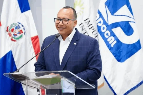 Abinader designa a Lorenzo David Ramírez como nuevo director de Pasaportes