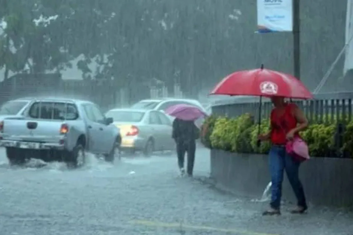 Alerta Verde en 17 Provincias por vaguada y ondas tropicales