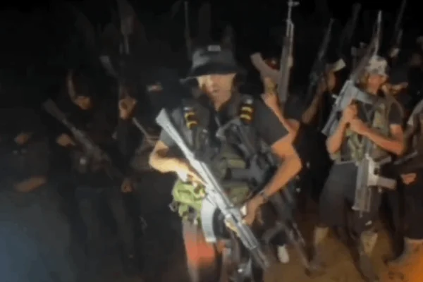 La delincuencia se revela contra Maduro: Bandas criminales tradicionalmente chavistas «protegen» a manifestantes de la oposición