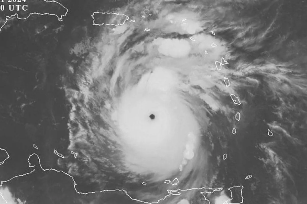 Beryl se convierte en un huracán de categoría 5