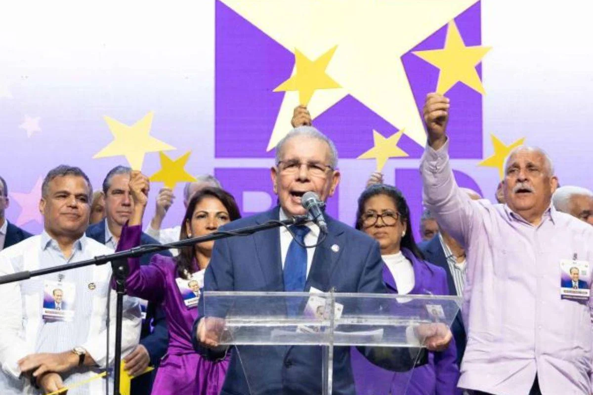 Danilo reconoce crisis en el PLD y llama a la autocrítica