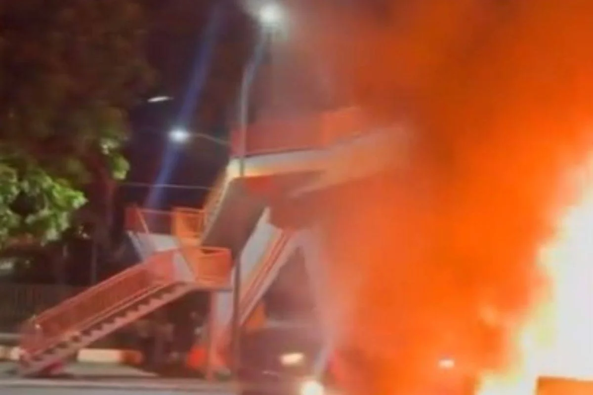 Mueren dos personas en aparatoso accidente en la avenida 27 de Febrero