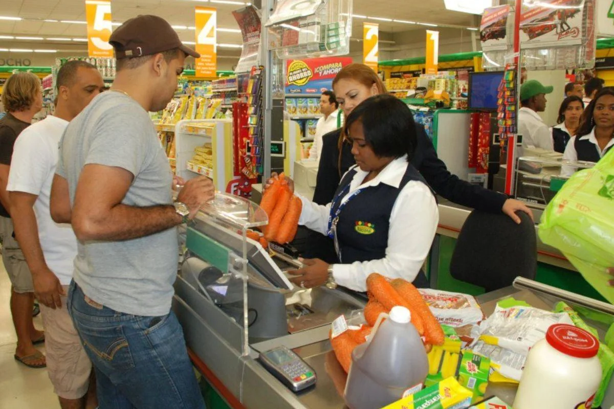 Alto costo de la vida es el principal problema de RD, según ACD-Media