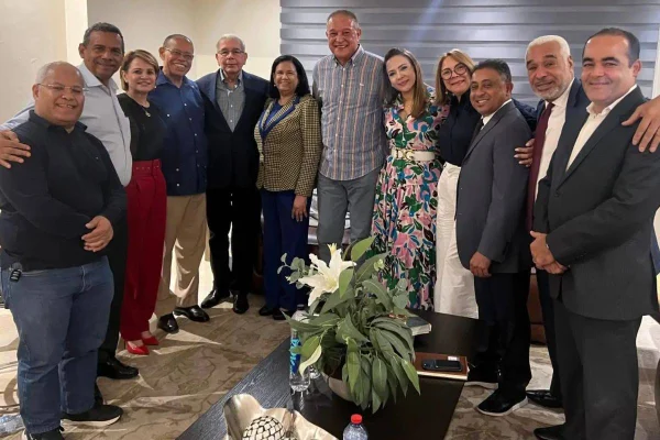 Comité Político del PLD apoya que Danilo Medina continúe siendo presidente del Partido