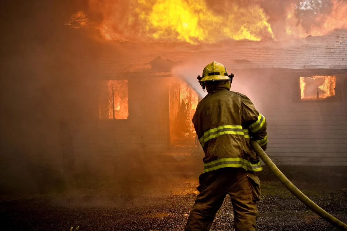 Al menos 3 muertos en el incendio de un almacén en el norte de China